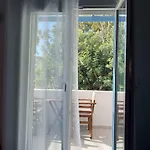 Seaward * Kamari (Santorini)
