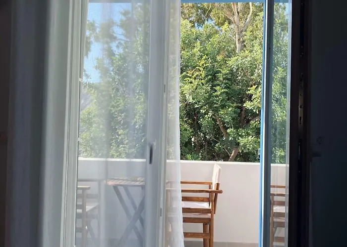 Seaward * Kamari (Santorini)